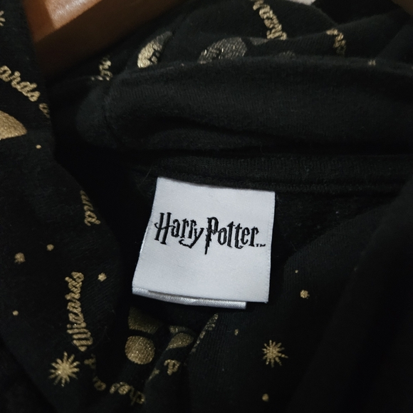 Harry Potter Graphic Hoodie with Neck Warmer - Picture 3 of 4